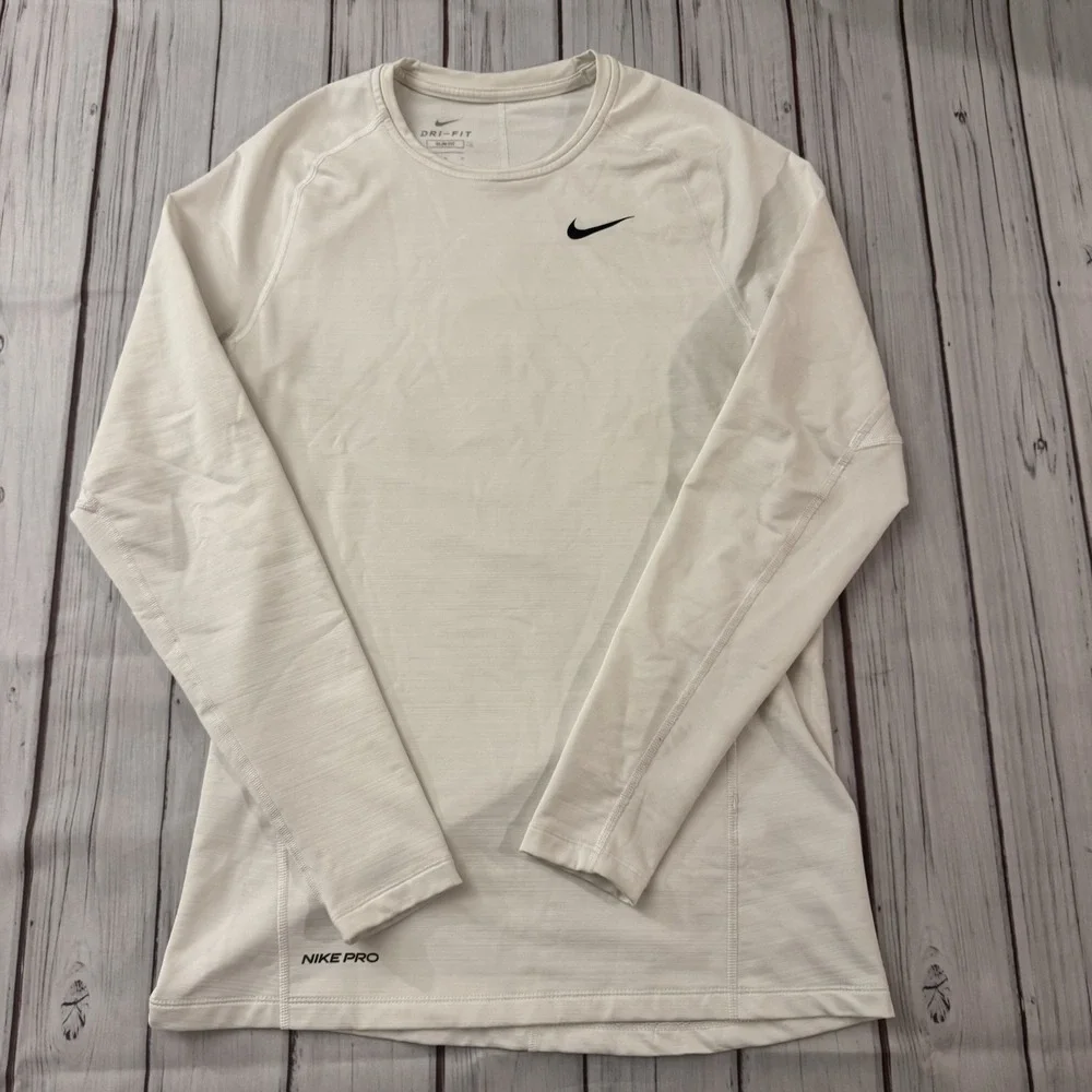 Nike Pro Dri-Fit Slim Fit White Athletic‎ Top Size Medium Activewear